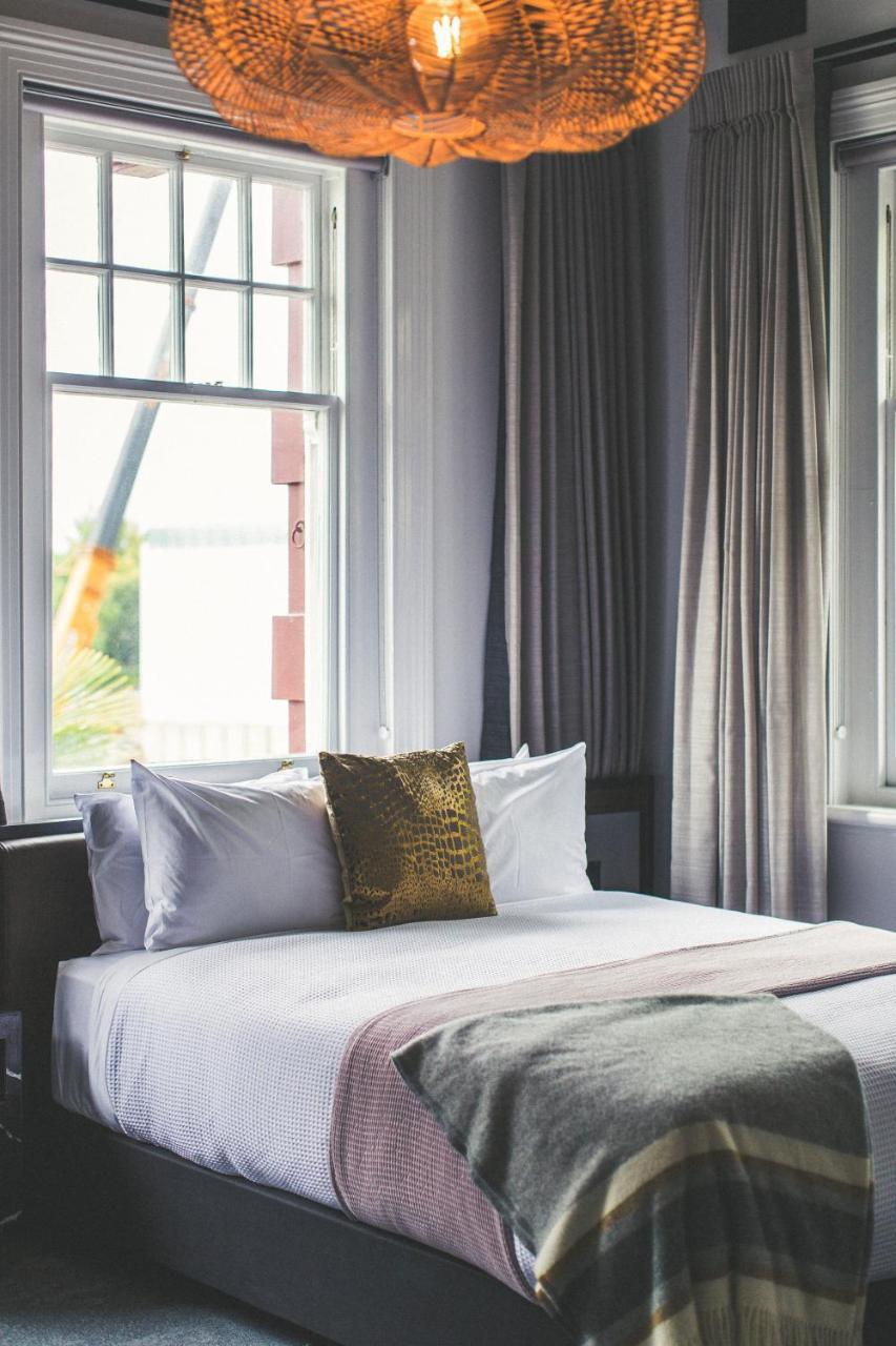 Clarence Boutique Hotel Тауранга Экстерьер фото